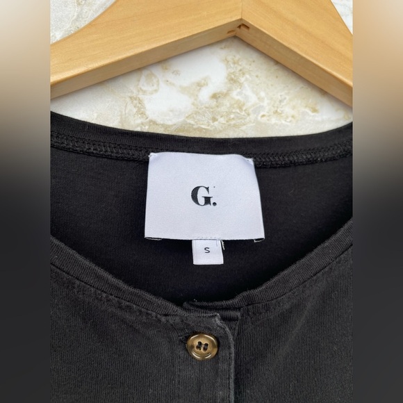 G. LABEL by Goop- Karmanos Organic
Cotton Puff Sleeve Henley Tee small - Picture 3 of 7